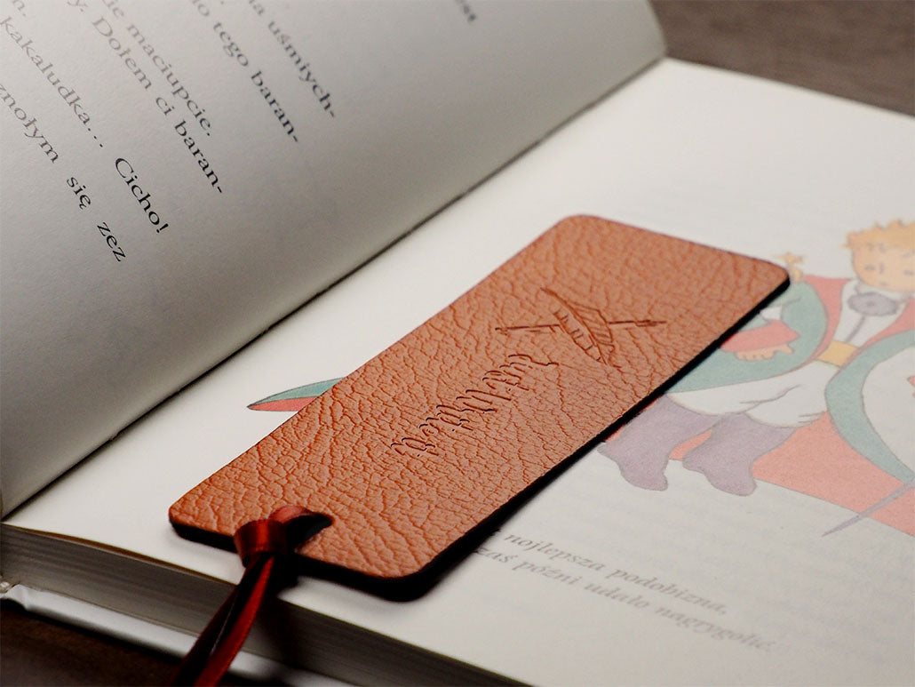 Marque page en cuir personnalisé