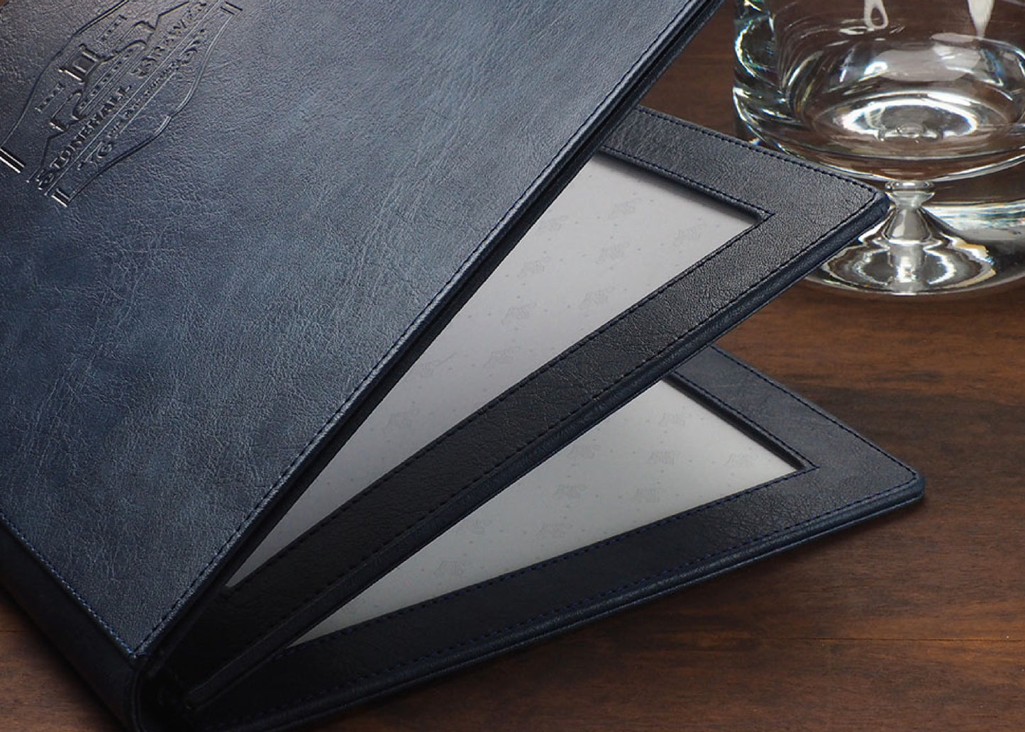 Porte Menu en cuir PL1065327