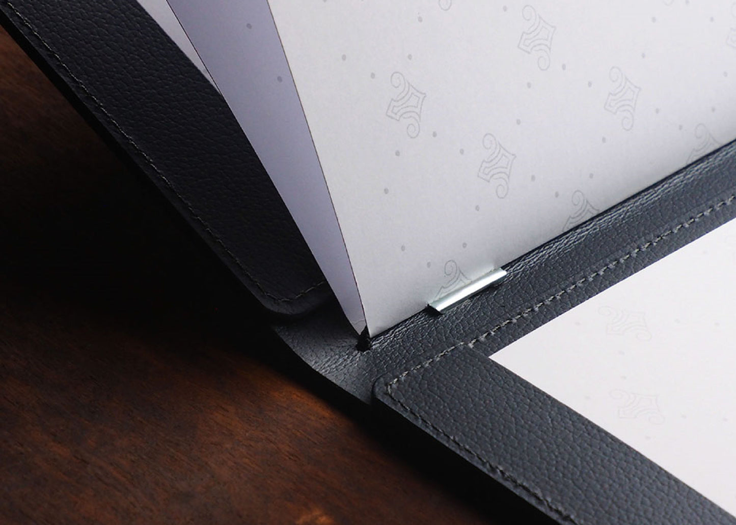 Porte Menu en cuir PL1633319