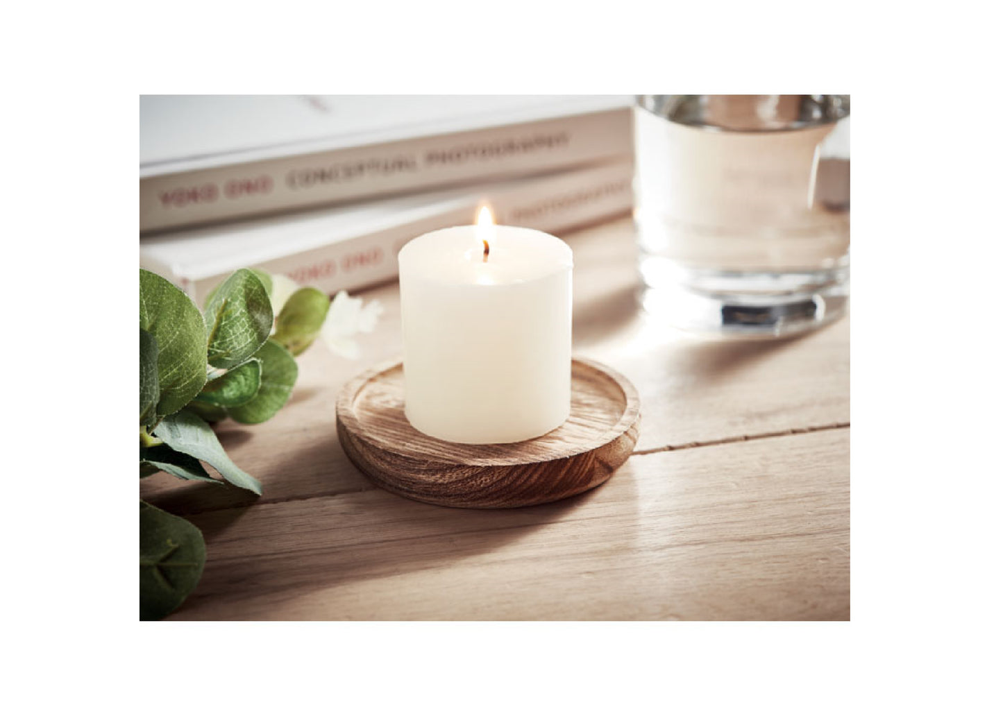Support rond en bois avec bougie personnalisée