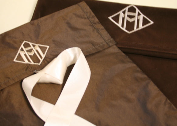 Pochette brochure en tafta sur mesure Hotel Martinez