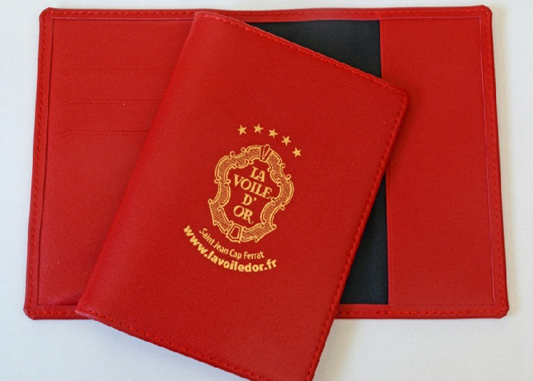 Porte passeport en cuir ou simili personnalisé